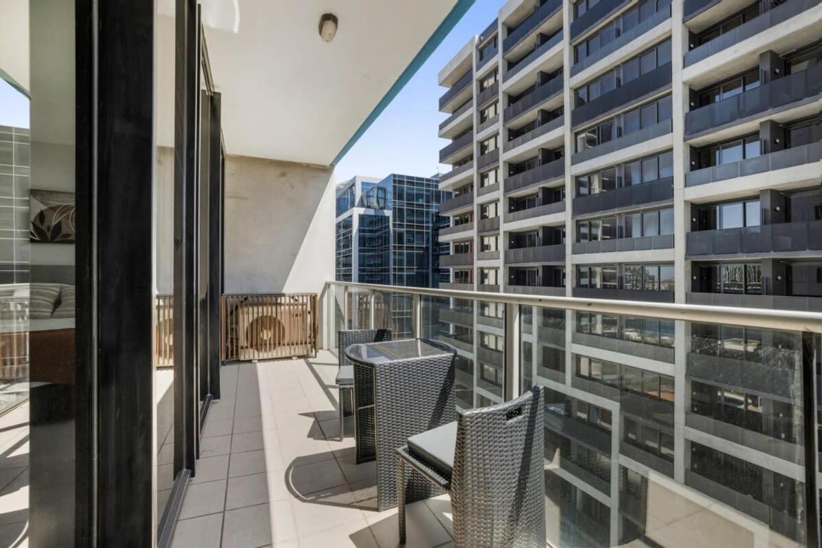 Spacious 1-Bed Unit In Heart With Gym And Pool Melbourne Exterior photo